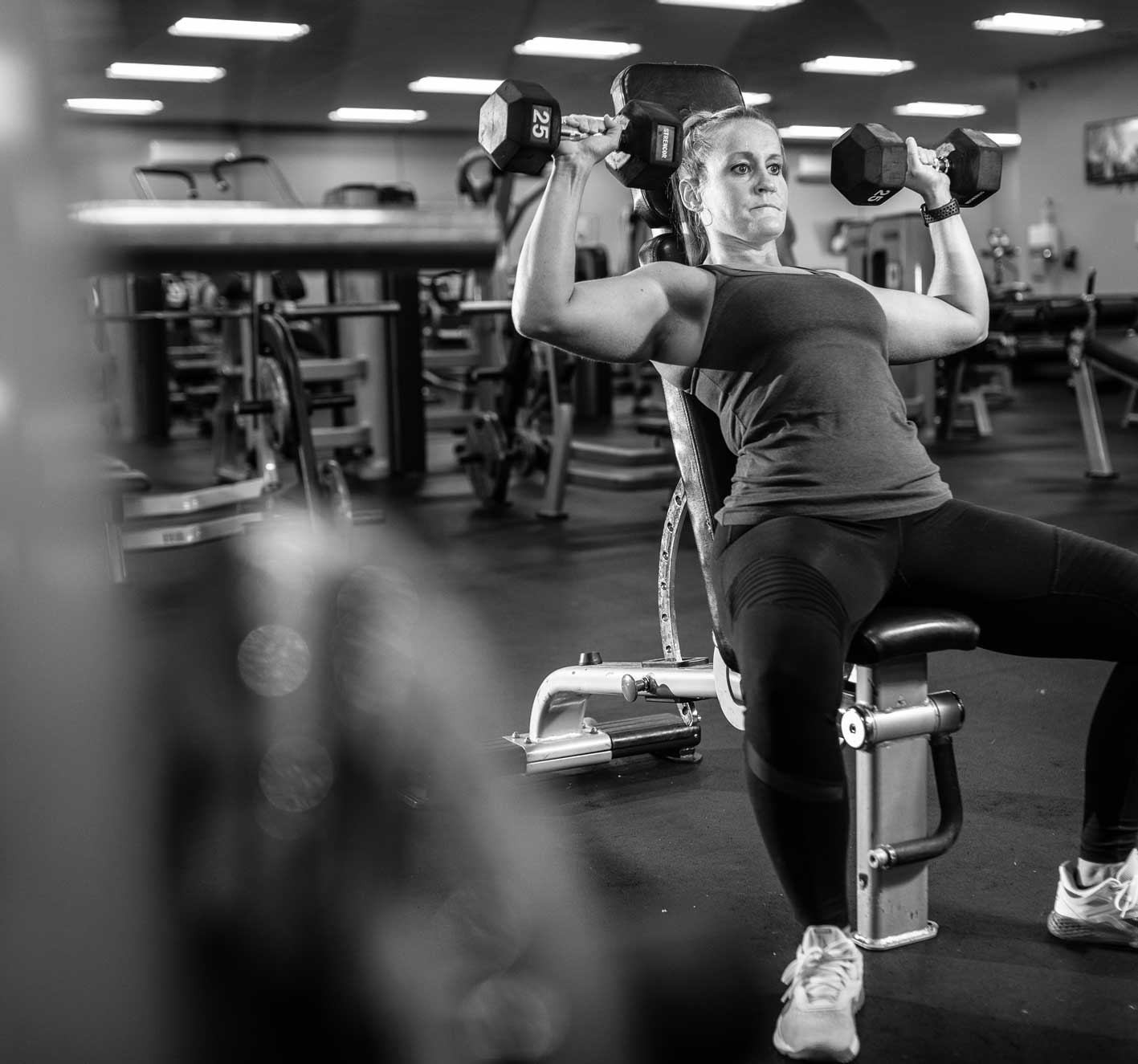 jims-gym-hero-seated-press